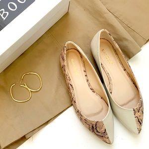 Bamboo Justify Winter White Python Pointy Flats